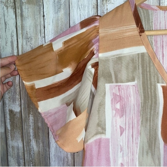 Entro Violet Skye Flutter Sleeve Blouse - Picture 5 of 7